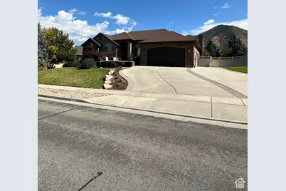 607 S Haylie Ln E, Tooele, UT 84074 - Photo 2
