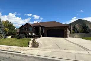 607 S Haylie Ln E, Tooele, UT 84074 - Photo 2