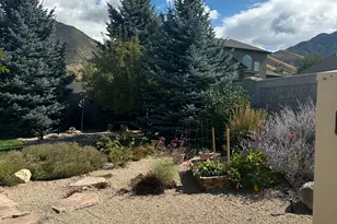 607 S Haylie Ln E, Tooele, UT 84074 - Photo 32