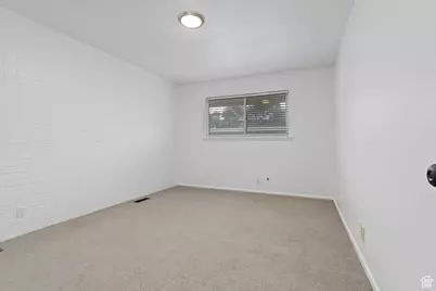 186 E 2100 N, Provo, UT 84604 - Photo 18