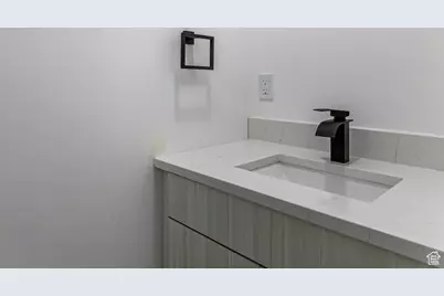 627 N Darwin St E, Salt Lake City, UT 84103 - Photo 8