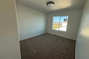 684 E 2475 N, North Logan, UT 84341 - Photo 18