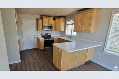 7724 N Silver Ranch Rd, Eagle Mountain, UT 84005 - Photo 4