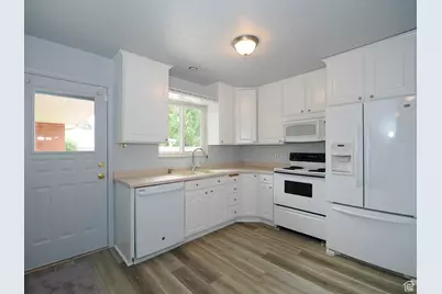 7471 S Spruce St, Midvale, UT 84047 - Photo 16