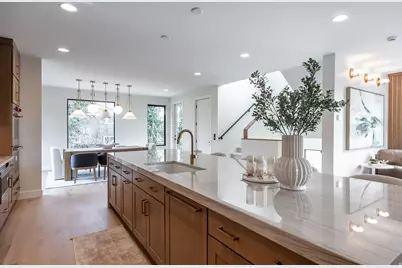 4455 S Holladay Park Ln E, Holladay, UT 84124 - Photo 10