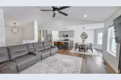 3881 N Chapman Dr, Eagle Mountain, UT 84005 - Photo 8