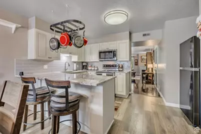 6886 S 670 E, Midvale, UT 84047 - Photo 2