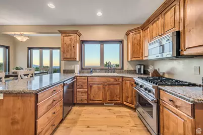 1945 E Seven Oaks Ln, Draper, UT 84020 - Photo 14