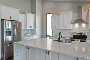 2200 S Wasatch Dr., Salt Lake City, UT 84109 - Photo 6