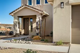 438 N Puerta Dr E, Washington, UT 84780 - Photo 2