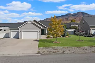 590 N Cherry Ln, Richmond, UT 84333 - Photo 2