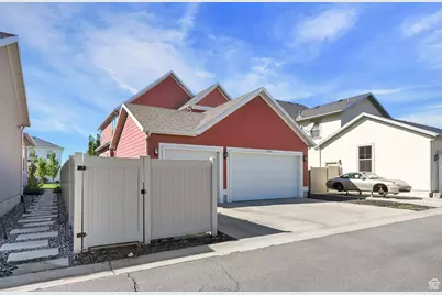 2056 W Phillips St N, Kaysville, UT 84037 - Photo 38