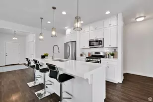 2056 W Phillips St N, Kaysville, UT 84037 - Photo 16