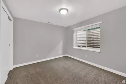 2056 W Phillips St N, Kaysville, UT 84037 - Photo 32