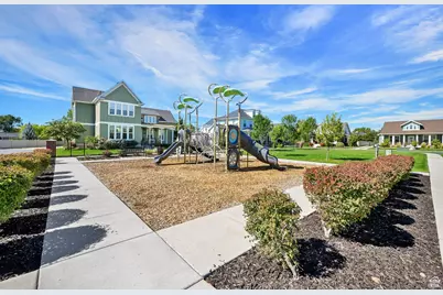 2056 W Phillips St N, Kaysville, UT 84037 - Photo 36