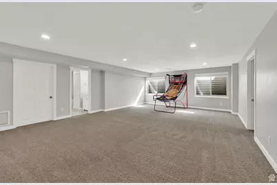 2056 W Phillips St N, Kaysville, UT 84037 - Photo 30