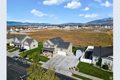 167 E Lakeview Dr, Vineyard, UT 84059 - Photo 38