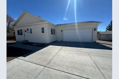 220 E 200 S, Mount Pleasant, UT 84647 - Photo 2