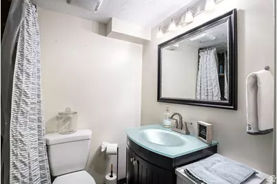 6701 S 2445 E, Cottonwood Heights, UT 84121 - Photo 24