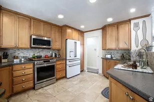 6701 S 2445 E, Cottonwood Heights, UT 84121 - Photo 14