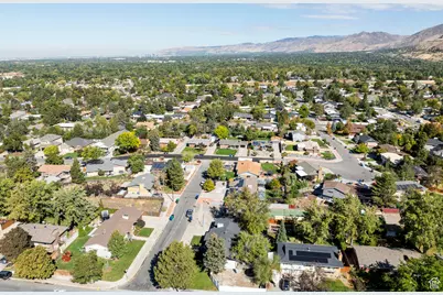 6701 S 2445 E, Cottonwood Heights, UT 84121 - Photo 48