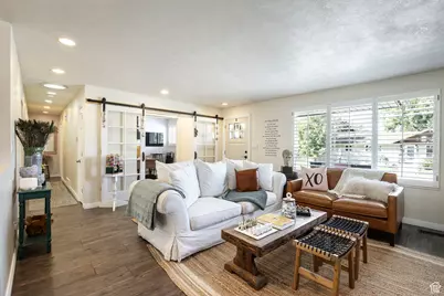 6701 S 2445 E, Cottonwood Heights, UT 84121 - Photo 4