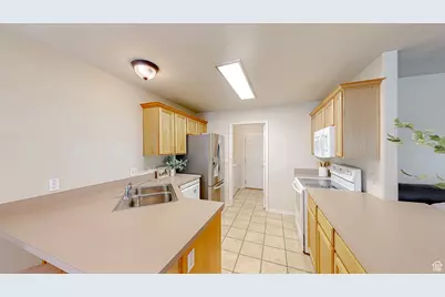 511 S 300 E #2, Springville, UT 84663 - Photo 2