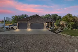 1586 W Rock Hollow Dr, Bluffdale, UT 84065 - Photo 2