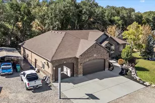 1586 W Rock Hollow Dr, Bluffdale, UT 84065 - Photo 4