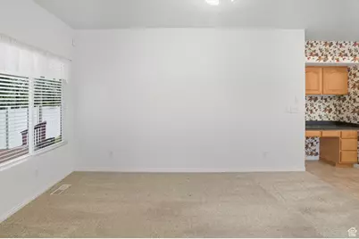4602 S Hathaway Dr E, Roy, UT 84067 - Photo 22