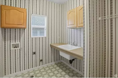 4602 S Hathaway Dr E, Roy, UT 84067 - Photo 34