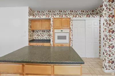 4602 S Hathaway Dr E, Roy, UT 84067 - Photo 12