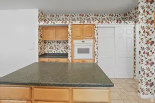 4602 S Hathaway Dr E, Roy, UT 84067 - Photo 12