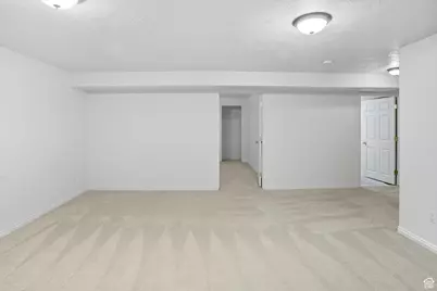 4602 S Hathaway Dr E, Roy, UT 84067 - Photo 38