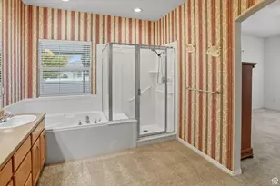 4602 S Hathaway Dr E, Roy, UT 84067 - Photo 32