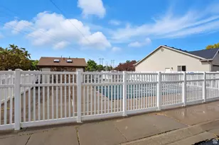 4602 S Hathaway Dr E, Roy, UT 84067 - Photo 52