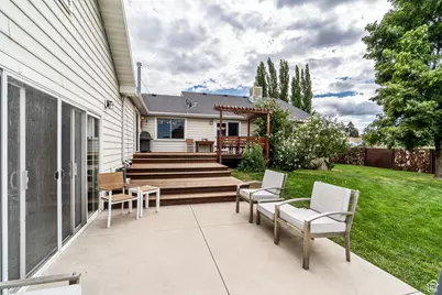 323 N 400 W, Hyrum, UT 84319 - Photo 2