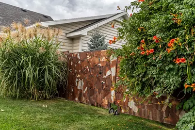323 N 400 W, Hyrum, UT 84319 - Photo 30