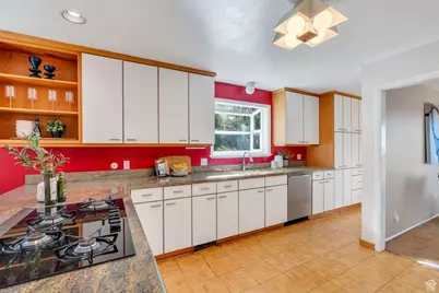 1754 N 1550 E, Provo, UT 84604 - Photo 12