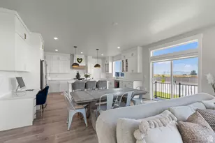 2226 S Betsy's Way, Kaysville, UT 84037 - Photo 16