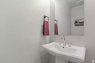 2226 S Betsy's Way, Kaysville, UT 84037 - Photo 22