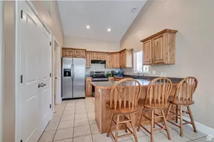 2237 S Maverick Rd, Saratoga Springs, UT 84045 - Photo 10