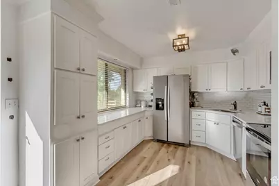 360 E Center St, Centerville, UT 84014 - Photo 12