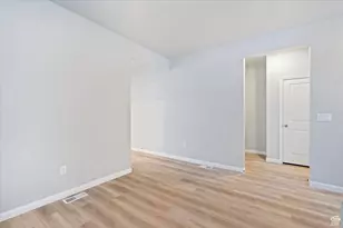 57 E Broadway Dr, Saratoga Springs, UT 84045 - Photo 6