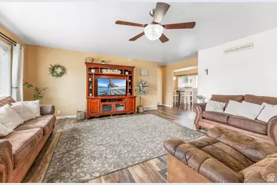 209 W Millcreek Way S, Tooele, UT 84074 - Photo 6