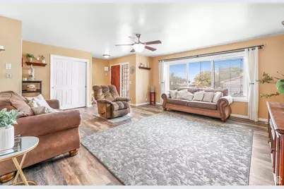 209 W Millcreek Way S, Tooele, UT 84074 - Photo 8