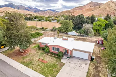 209 W Millcreek Way S, Tooele, UT 84074 - Photo 4