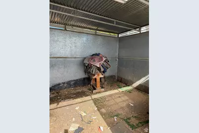 2322 W Surrey Rd, Taylorsville, UT 84129 - Photo 96