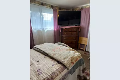 2322 W Surrey Rd, Taylorsville, UT 84129 - Photo 26