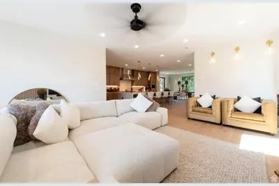 4445 S Holladay Park Ln E, Holladay, UT 84124 - Photo 8